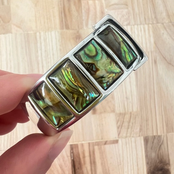 Vivani ladies silver tone and abalone cuff bracelet watch NEW BATTERY - Picture 4 of 8